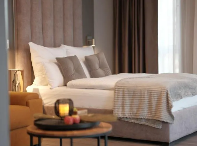 The - & House 4*