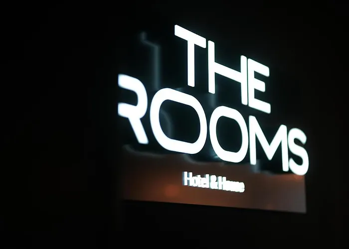 The - & House アパートホテル