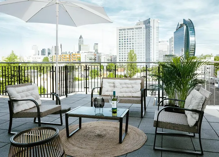 The - & House 4*