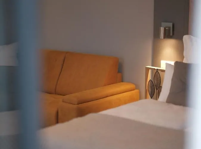The - & House Aparthotel