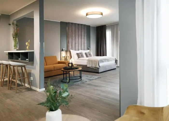 The - & House Aparthotel