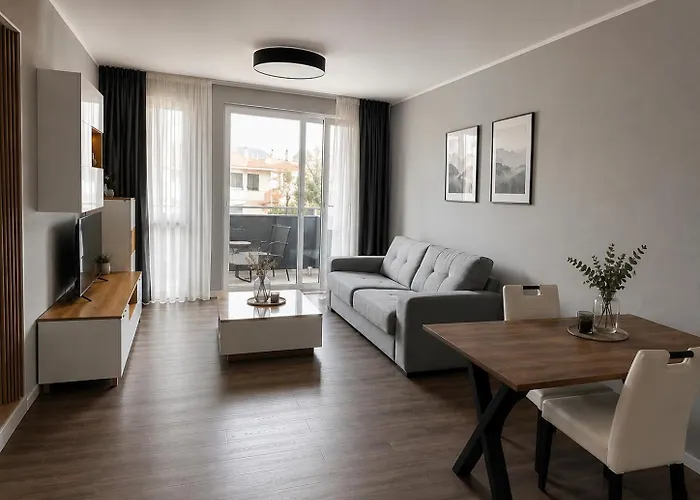 The - & House Aparthotel 4*